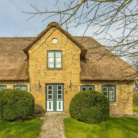 Secluded Thatched Roof By The Moor * Schwabstedt